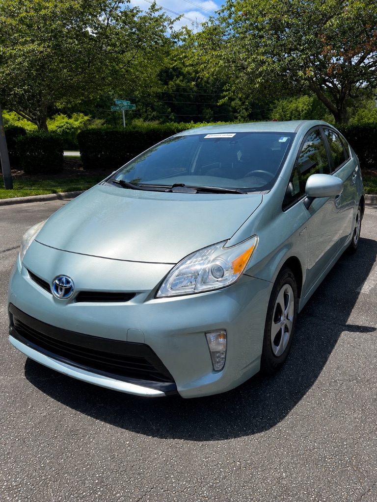 2014 Toyota Prius Four's photo