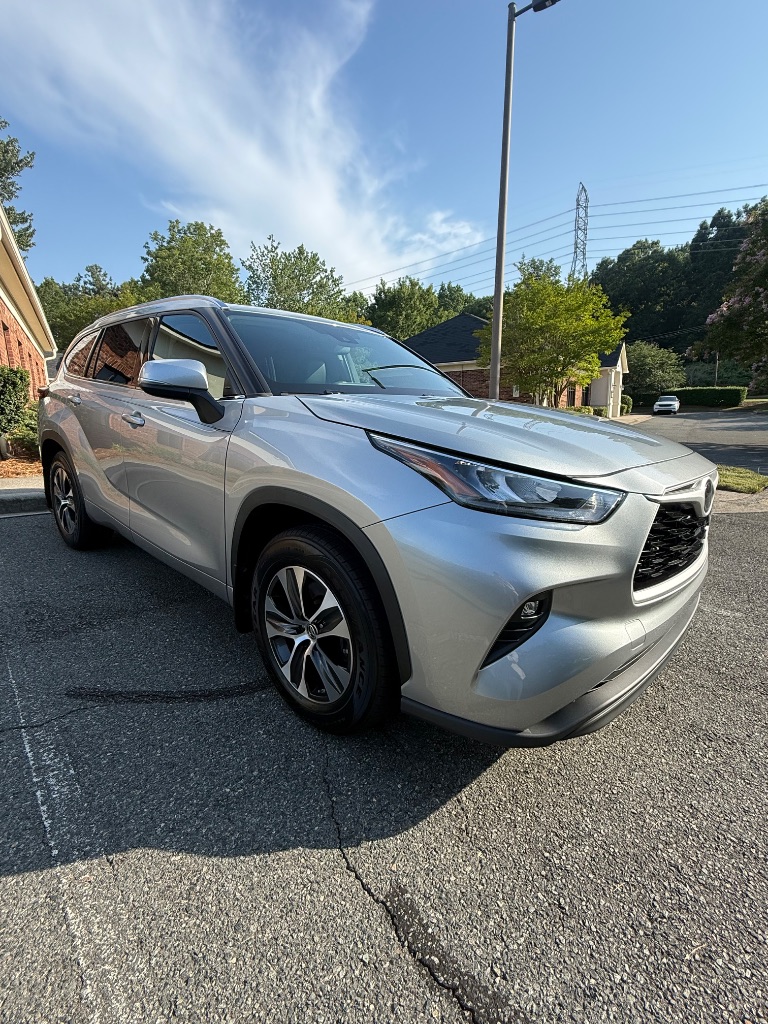 2020 Toyota Highlander XLE - Photo 7