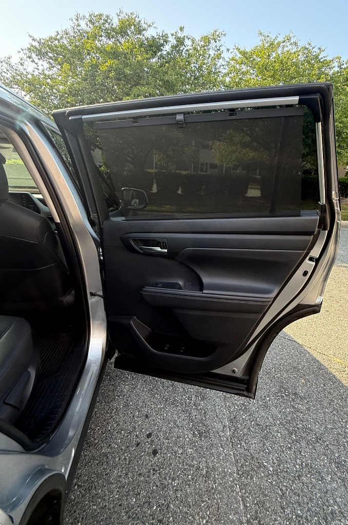 2020 Toyota Highlander XLE - Photo 18